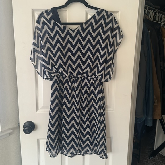 Blue and white dress - Picture 2 of 2